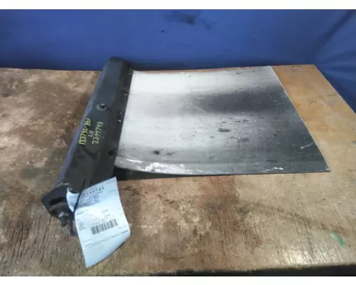 PETERBILT 579 MUD FLAP HANGER