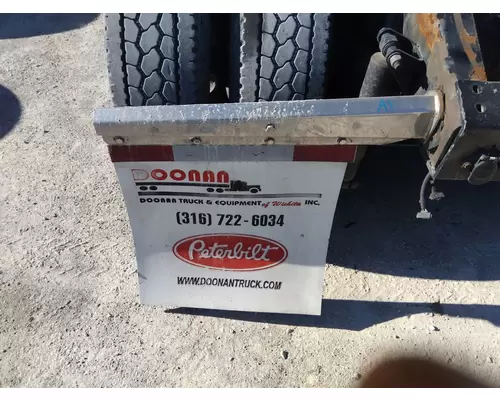 PETERBILT 579 MUD FLAP HANGER