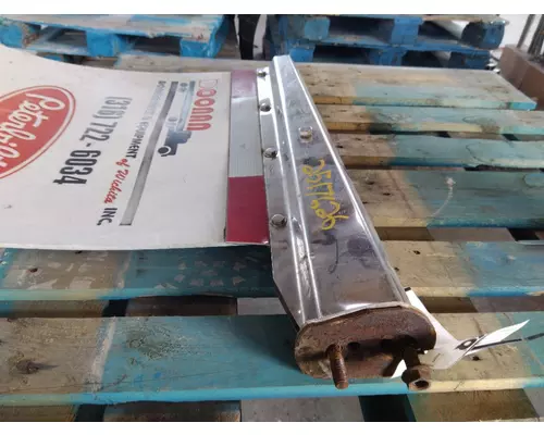 PETERBILT 579 MUD FLAP HANGER