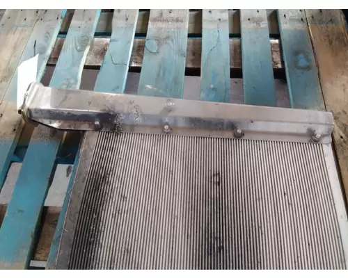 PETERBILT 579 MUD FLAP HANGER