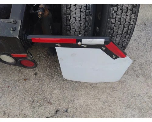 PETERBILT 579 MUD FLAP HANGER