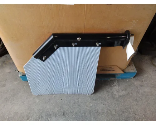 PETERBILT 579 MUD FLAP HANGER