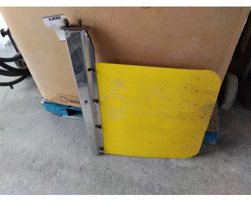 PETERBILT 579 MUD FLAP HANGER