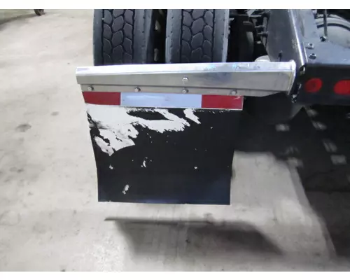 PETERBILT 579 MUD FLAP HANGER