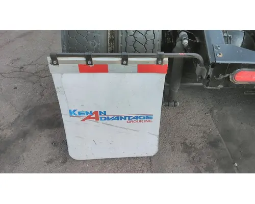 PETERBILT 579 MUD FLAP HANGER