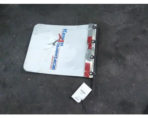 PETERBILT 579 MUD FLAP HANGER