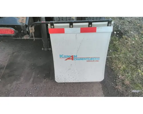 PETERBILT 579 MUD FLAP HANGER