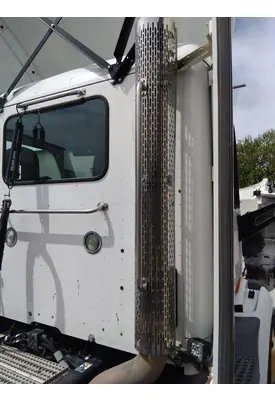 PETERBILT 579 MUFFLER SHIELD