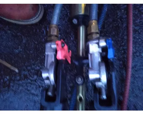 PETERBILT 579 POGO stick, Airelectrical line mount