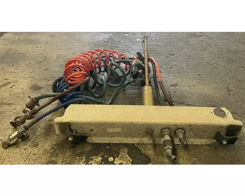 PETERBILT 579 POGO stick, Airelectrical line mount