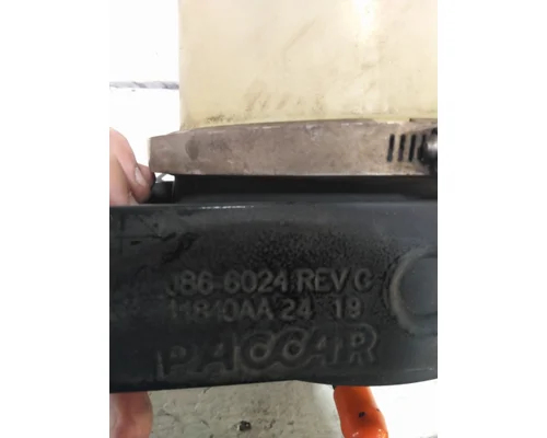 PETERBILT 579 POWER STEERING RESERVOIR