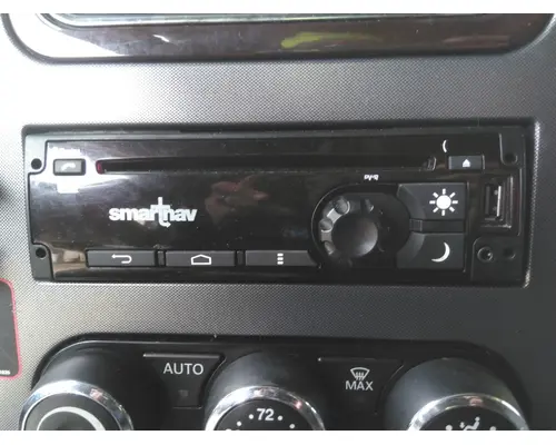 PETERBILT 579 RADIO AMFMBLUETOOTH