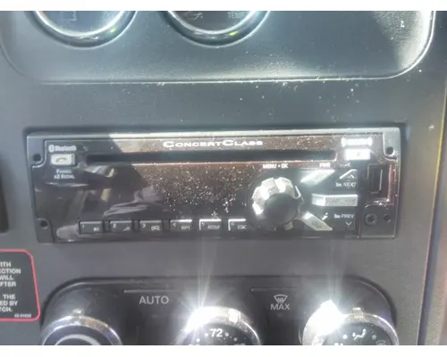 PETERBILT 579 RADIO AMFMBLUETOOTH
