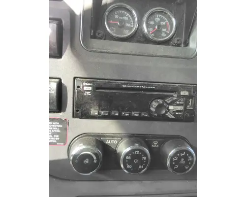 PETERBILT 579 RADIO AMFMBLUETOOTH