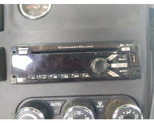 PETERBILT 579 RADIO AM/FM/BLUETOOTH