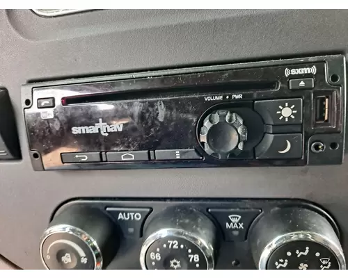 PETERBILT 579 RADIO AMFMBLUETOOTH