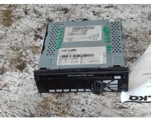 PETERBILT 579 RADIO AMFMBLUETOOTH