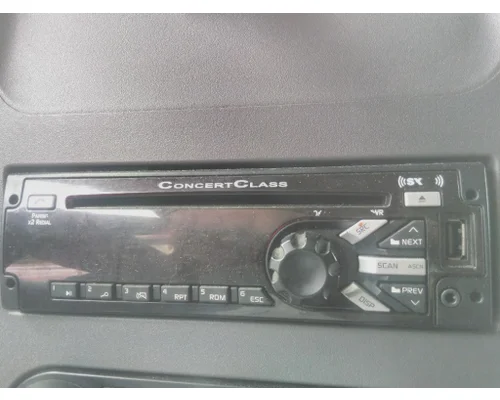 PETERBILT 579 RADIO AMFMBLUETOOTH