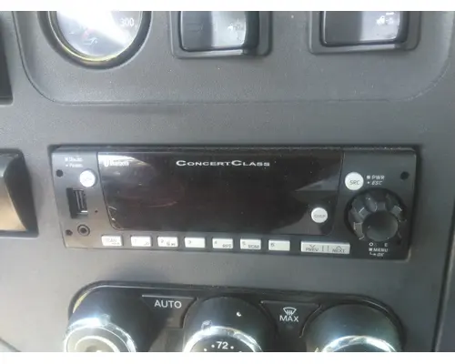 PETERBILT 579 RADIO AMFMBLUETOOTH
