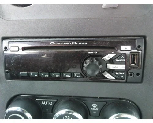 PETERBILT 579 RADIO AM/FM/BLUETOOTH