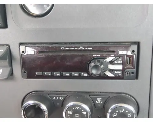 PETERBILT 579 RADIO AMFMBLUETOOTH