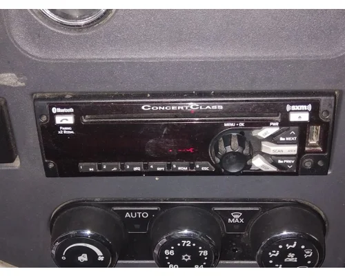 PETERBILT 579 RADIO AMFMBLUETOOTH