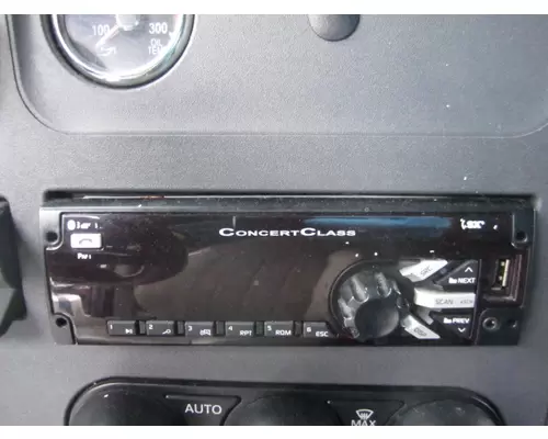 PETERBILT 579 RADIO AMFMBLUETOOTH