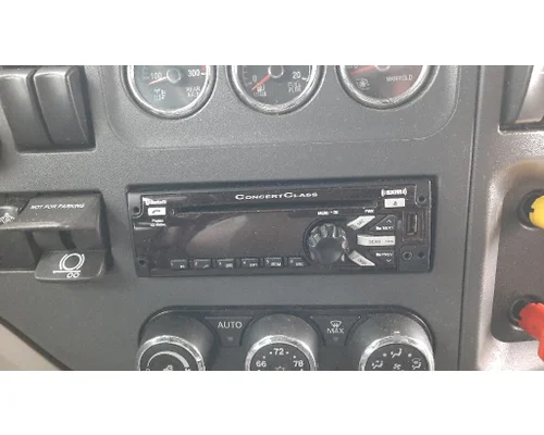 PETERBILT 579 RADIO AMFMBLUETOOTH