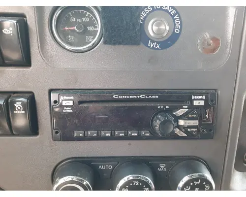 PETERBILT 579 RADIO AMFMBLUETOOTH