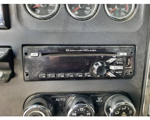 PETERBILT 579 RADIO AMFMBLUETOOTH