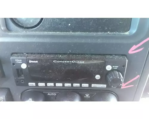 PETERBILT 579 RADIO AMFMBLUETOOTH