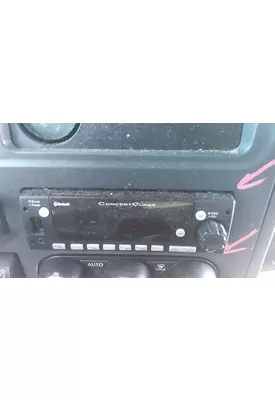 PETERBILT 579 RADIO AM/FM/BLUETOOTH