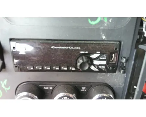 PETERBILT 579 RADIO AMFMBLUETOOTH