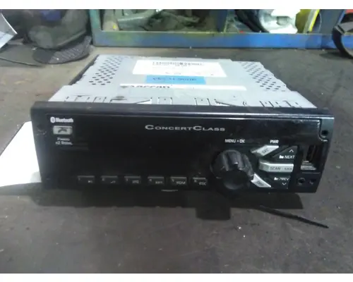 PETERBILT 579 RADIO AMFMBLUETOOTH