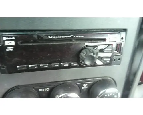 PETERBILT 579 RADIO AMFMBLUETOOTH