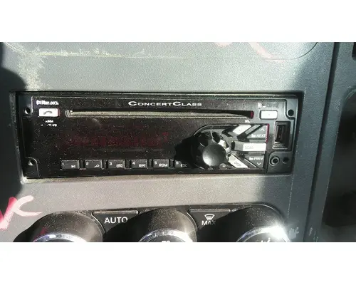 PETERBILT 579 RADIO AMFMBLUETOOTH