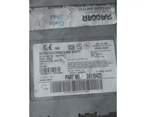 PETERBILT 579 RADIO AMFMBLUETOOTH