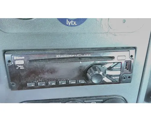 PETERBILT 579 RADIO AMFMBLUETOOTH