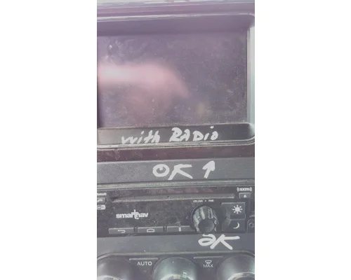 PETERBILT 579 RADIO AMFMBLUETOOTH