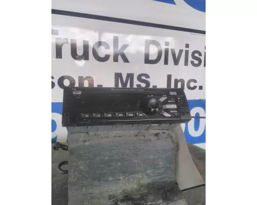 PETERBILT 579 RADIO AMFMBLUETOOTH