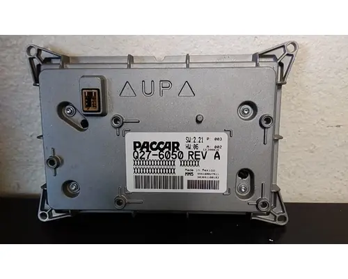 PETERBILT 579 RADIO AV EQUIPMENT