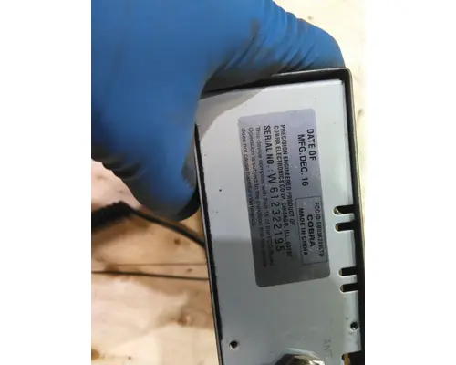 PETERBILT 579 RADIO AV EQUIPMENT