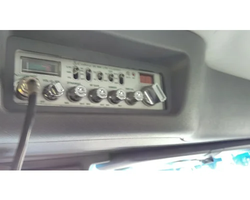 PETERBILT 579 RADIO A/V EQUIPMENT