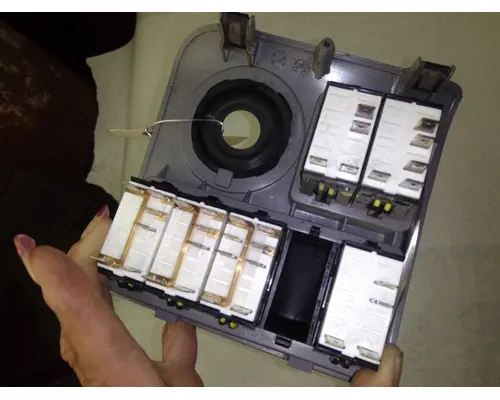 PETERBILT 579 ROCKER SWITCH