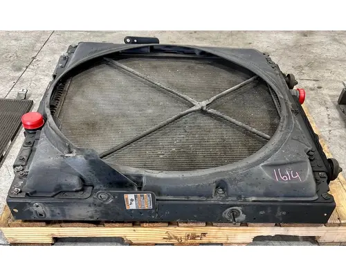 PETERBILT 579 Radiator
