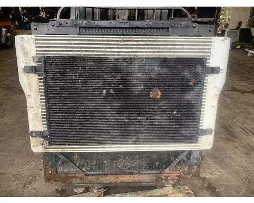 PETERBILT 579 Radiator