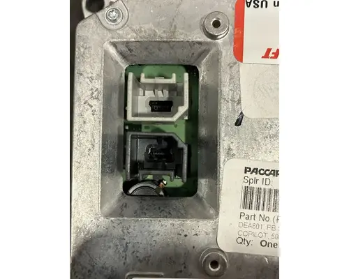 PETERBILT 579 Radio