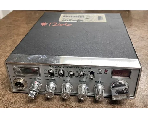 PETERBILT 579 Radio