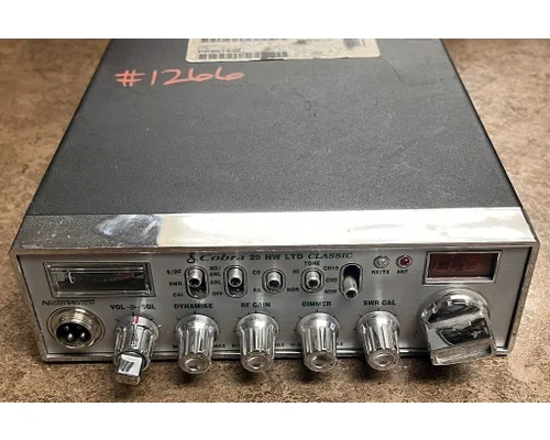 PETERBILT 579 Radio