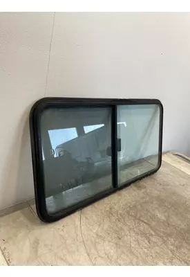 PETERBILT 579 Rear Glass